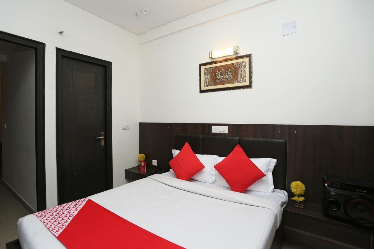 Oyo 23668 Hotel The Hridhaan Regency Rai Ngoại thất bức ảnh