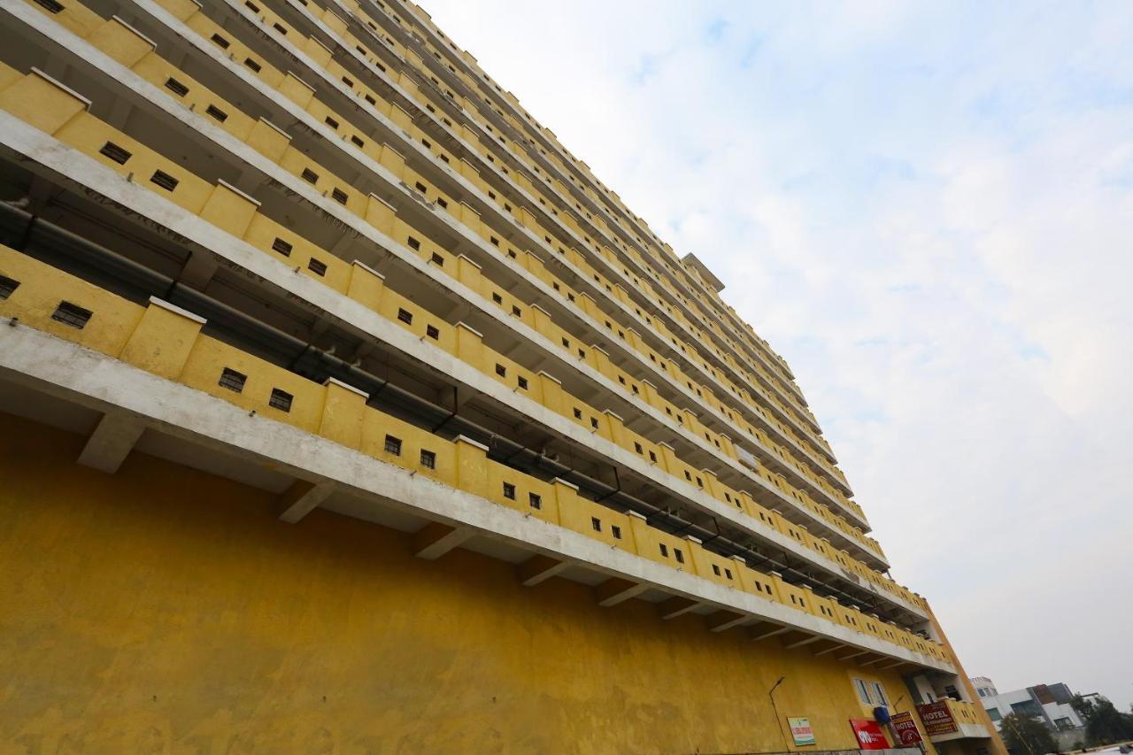 Oyo 23668 Hotel The Hridhaan Regency Rai Ngoại thất bức ảnh
